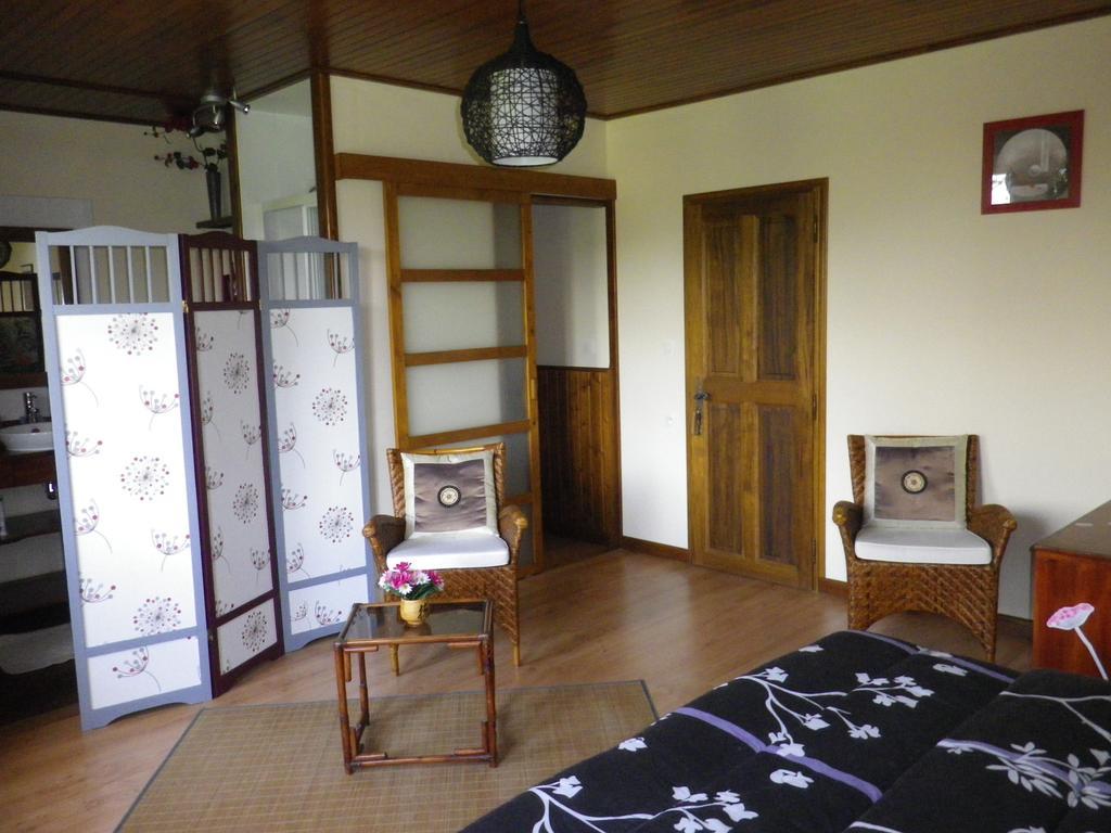 Chambre D'Hotes La Haie Fleurie Chevillard 객실 사진